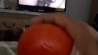 Jacking off with tomato