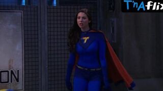 Kira Kosarin Sexy Scene in The Thundermans