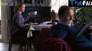 Magdalena Stuzynska Sexy Scene in Przyjaciolki